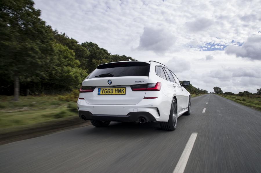  BMW 330i Touring M Sport (G21) 2019 года  (UK) (фото 6 из 32)